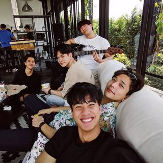 姥姥和孙子们 ยาย&The Grandsons