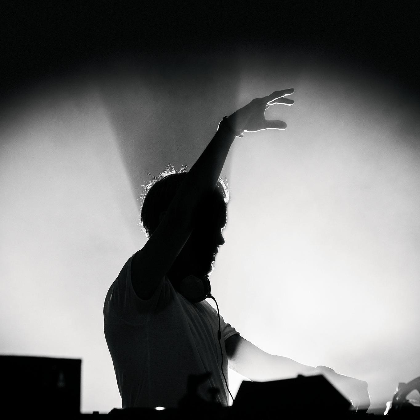 Faster than light(Naraka Bootleg)（翻自 Sandro Cavazza）