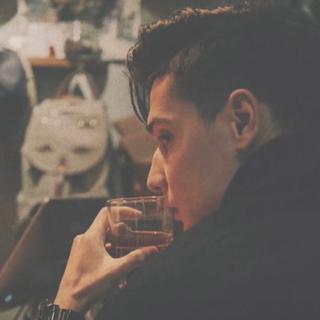 奈何人心难测，你我之间相遇不相爱。