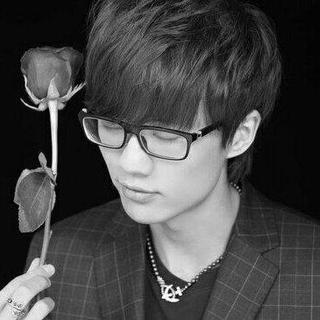 【伤感华语】 回忆是所有心痛的根源。