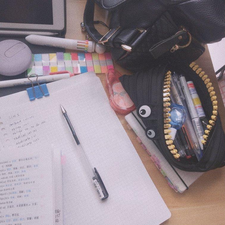 图书馆 白噪音 翻书声