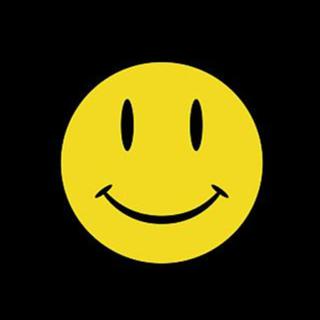 【 ♫ 100% Happy :) 〗