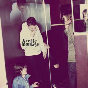 Arctic Monkeys - Crying Lightning （降2半音）