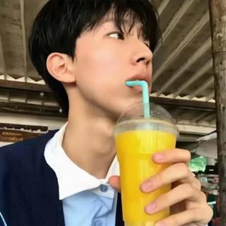 短暂的幸福要用无数的眼泪来偿还