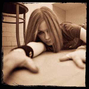 Avril Lavigne - HE WASN'T （降4半音）