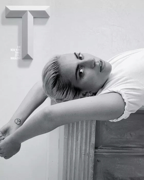 lady gaga -  joanne> :包裹着乡村外套的摇滚"钻石心"