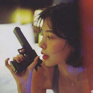 因为我的一厢情愿，想念便掷地无声