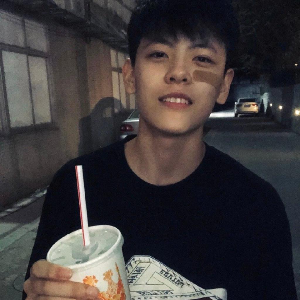 云热歌集合，一键收听