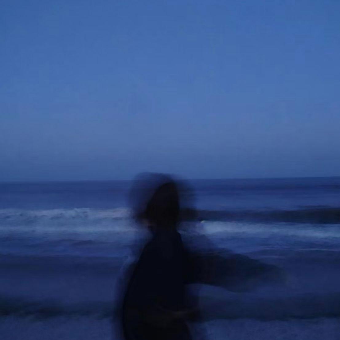 蔚蓝吞没最后的告白