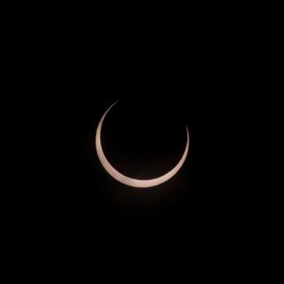 苦了月亮深夜同我無法入睡