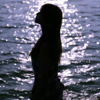 “你若流泪，先湿的是我的心”