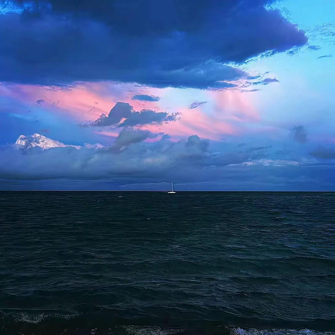 That Girl&Talking to the Moon