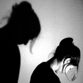 "从今往后你要笑的大方 也要走的坦荡"