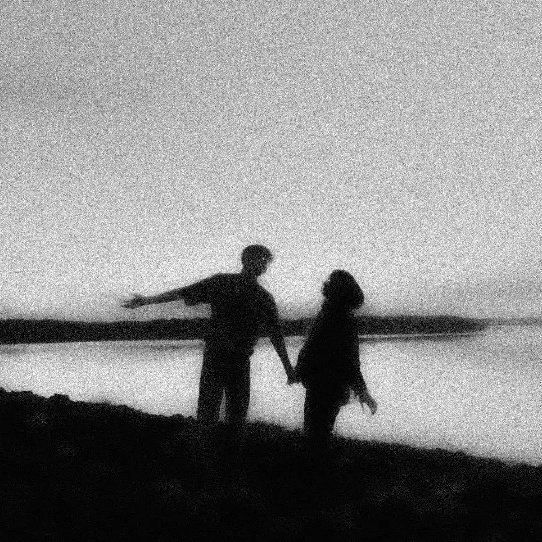 HER EYES/GLIMPSE OF US