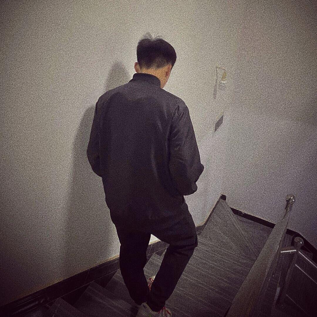 我只跟你走 可你从不抓紧我