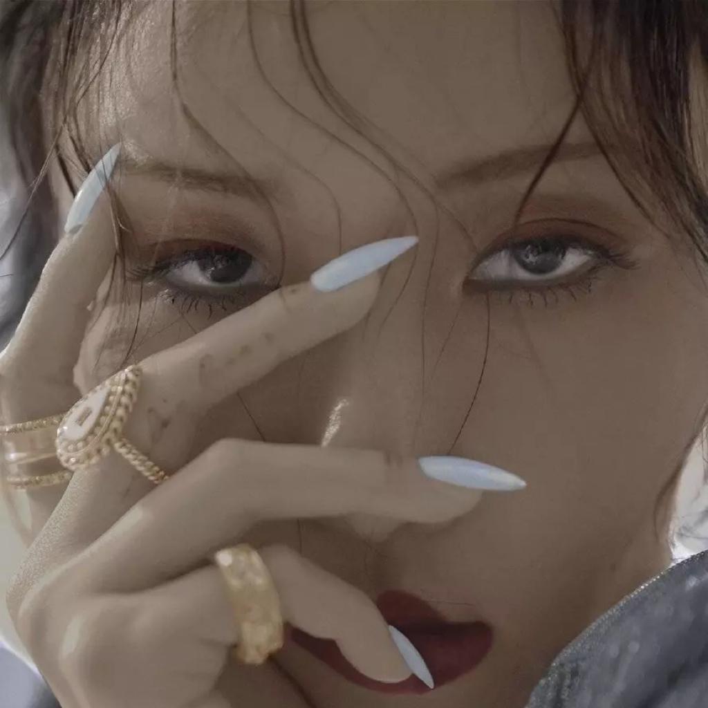 致命黑金·华莎 (화사 Hwasa Of Mamamoo)