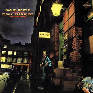 David Bowie - Hang on to Yourself (Karaoke Version) 带和声伴奏 （升3半音）