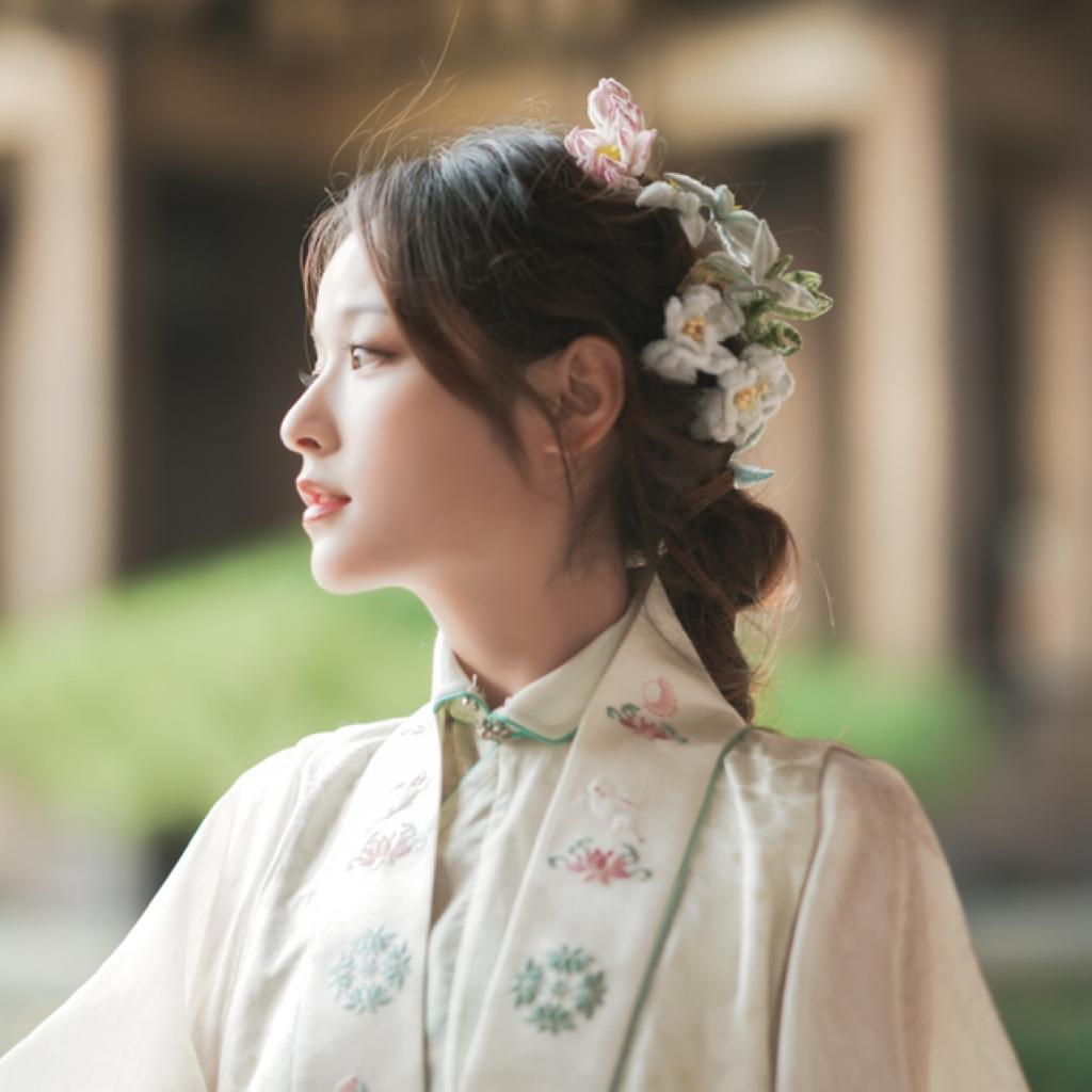 相逢不语，一朵芙蓉著秋雨 | 在线播放 | 网易云音乐
