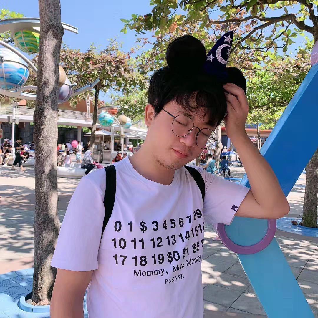 我总在忧愁的下午想起你