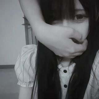 看着我的时候你又在想着谁.