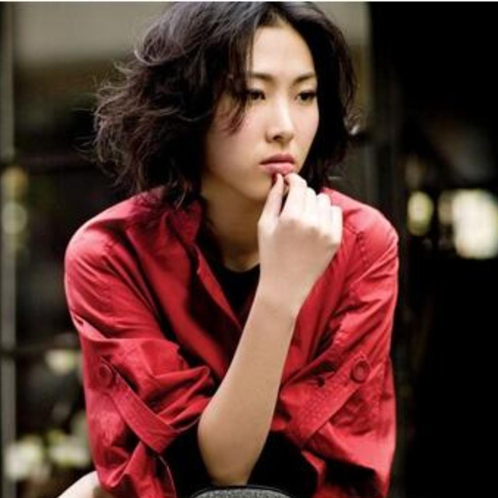 慵懒低沉女声