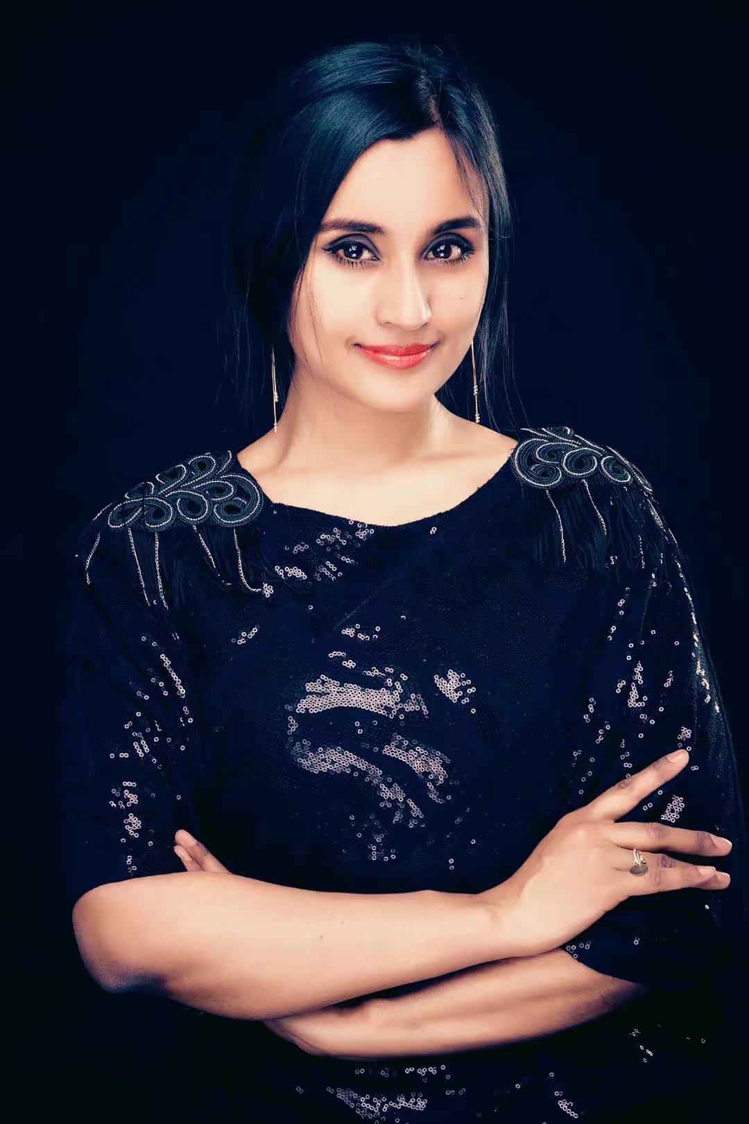 دۇتتارىم -蓝宝石