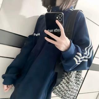 她跟萤火虫有两个共同点