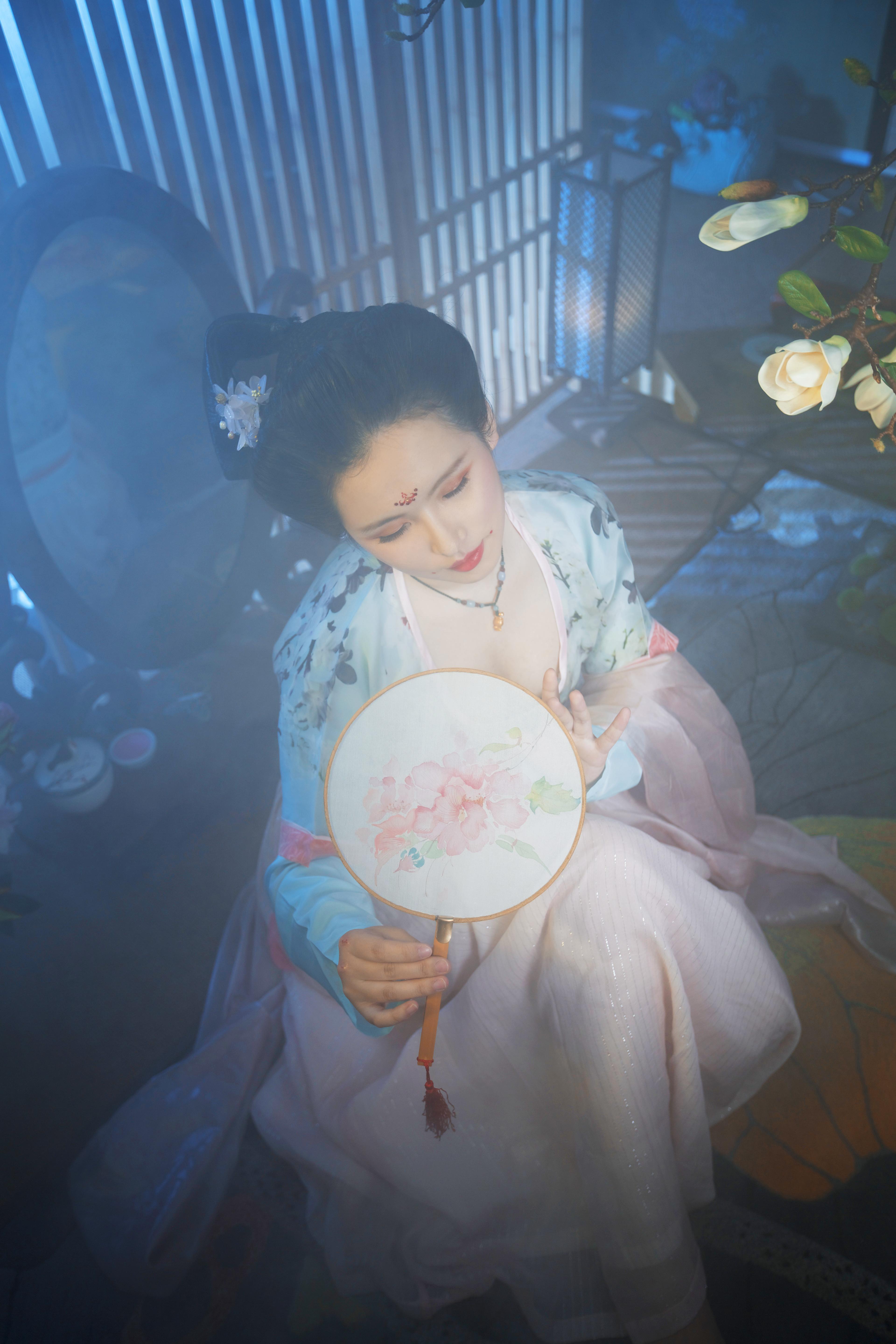 穿越说她是个流行歌手