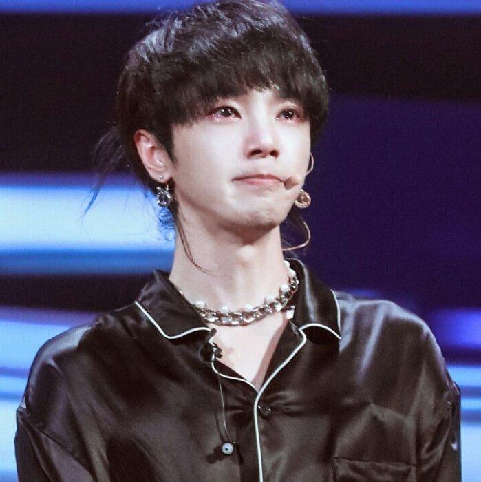 华晨宇，我们的疯人院