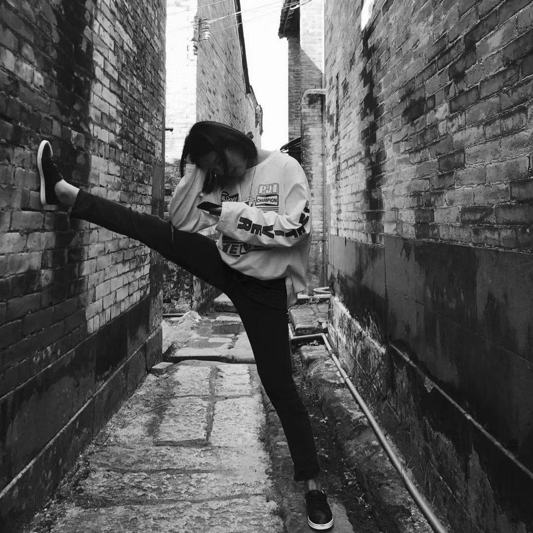 老歌越听越经典，旧人越看越无情。 | 在线播放 | 网易云音乐