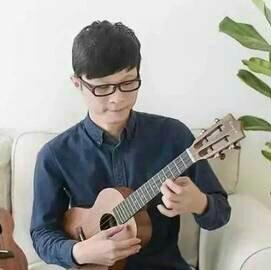 崔骏的Ukulele指弹