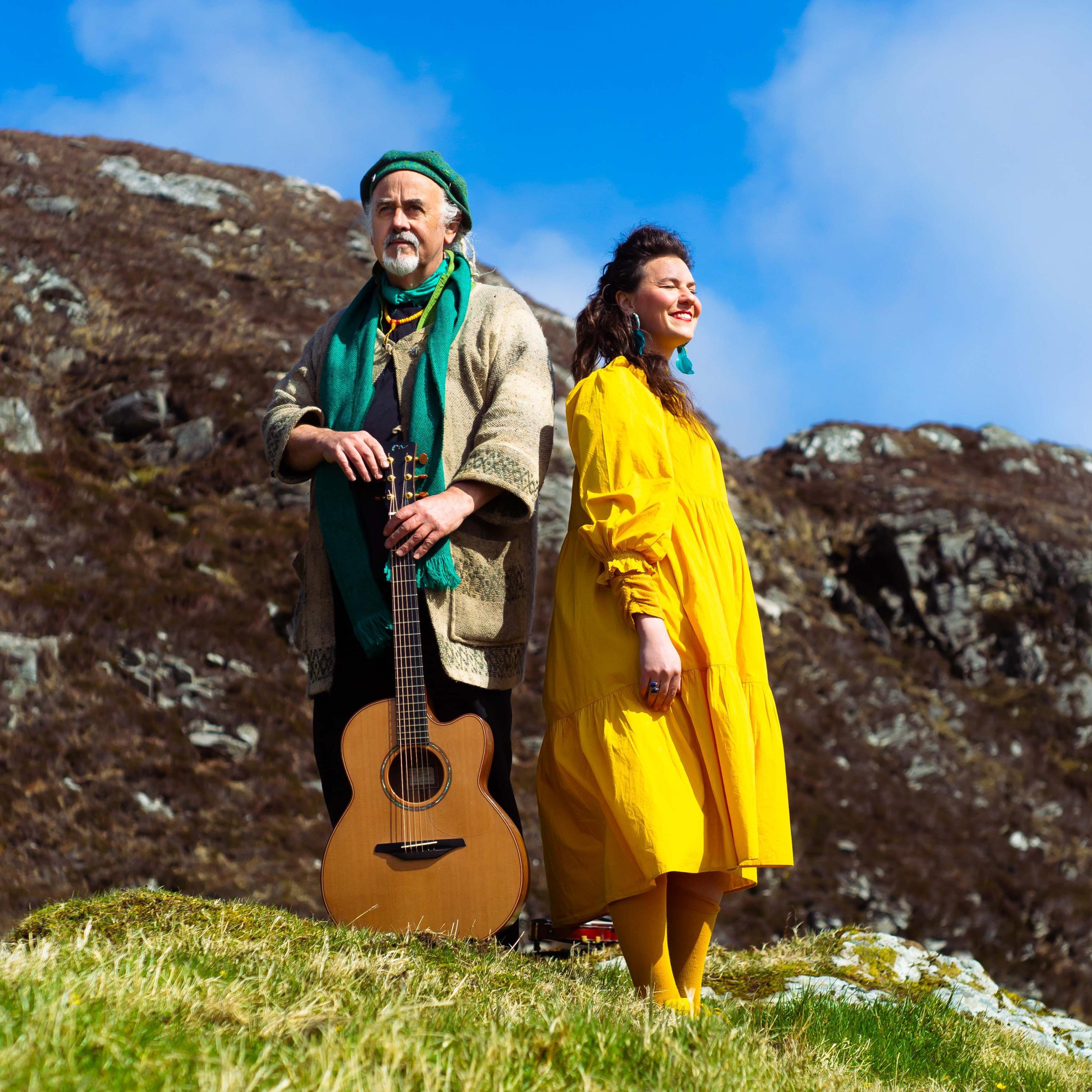 Abair Liom Do Rúin (feat. Tommy Sands)