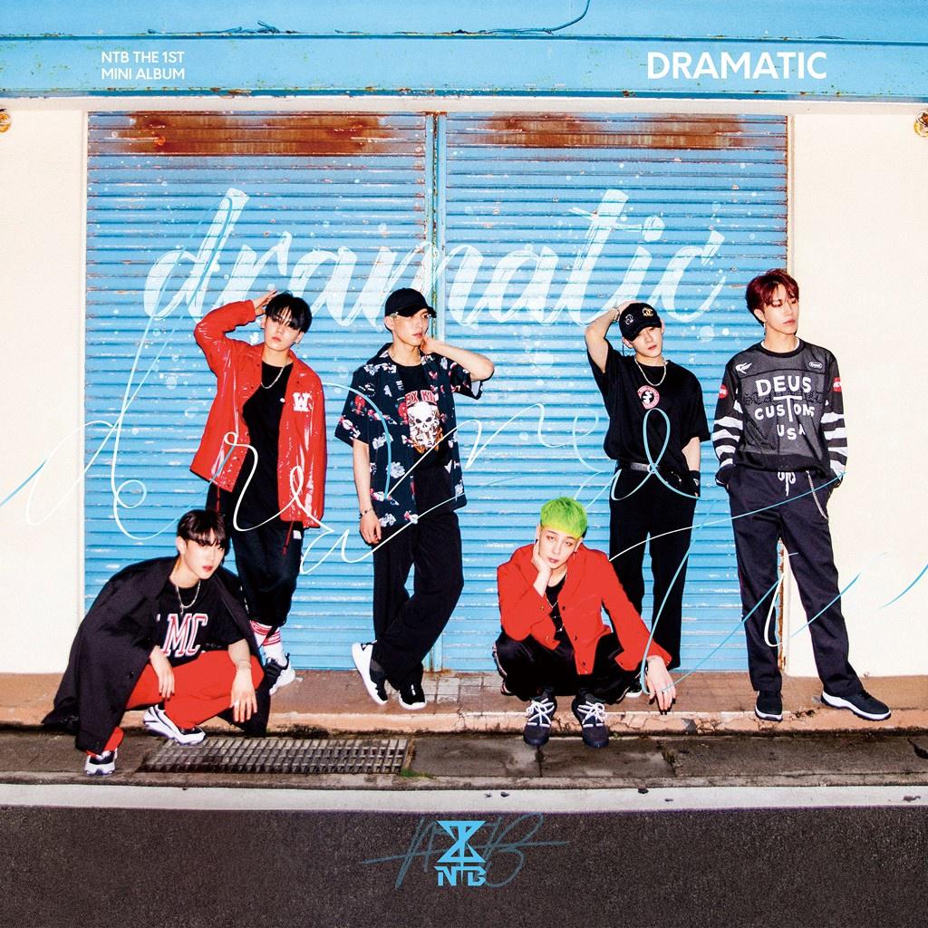 THE 1ST MINI ALBUM `DRAMATIC`专辑