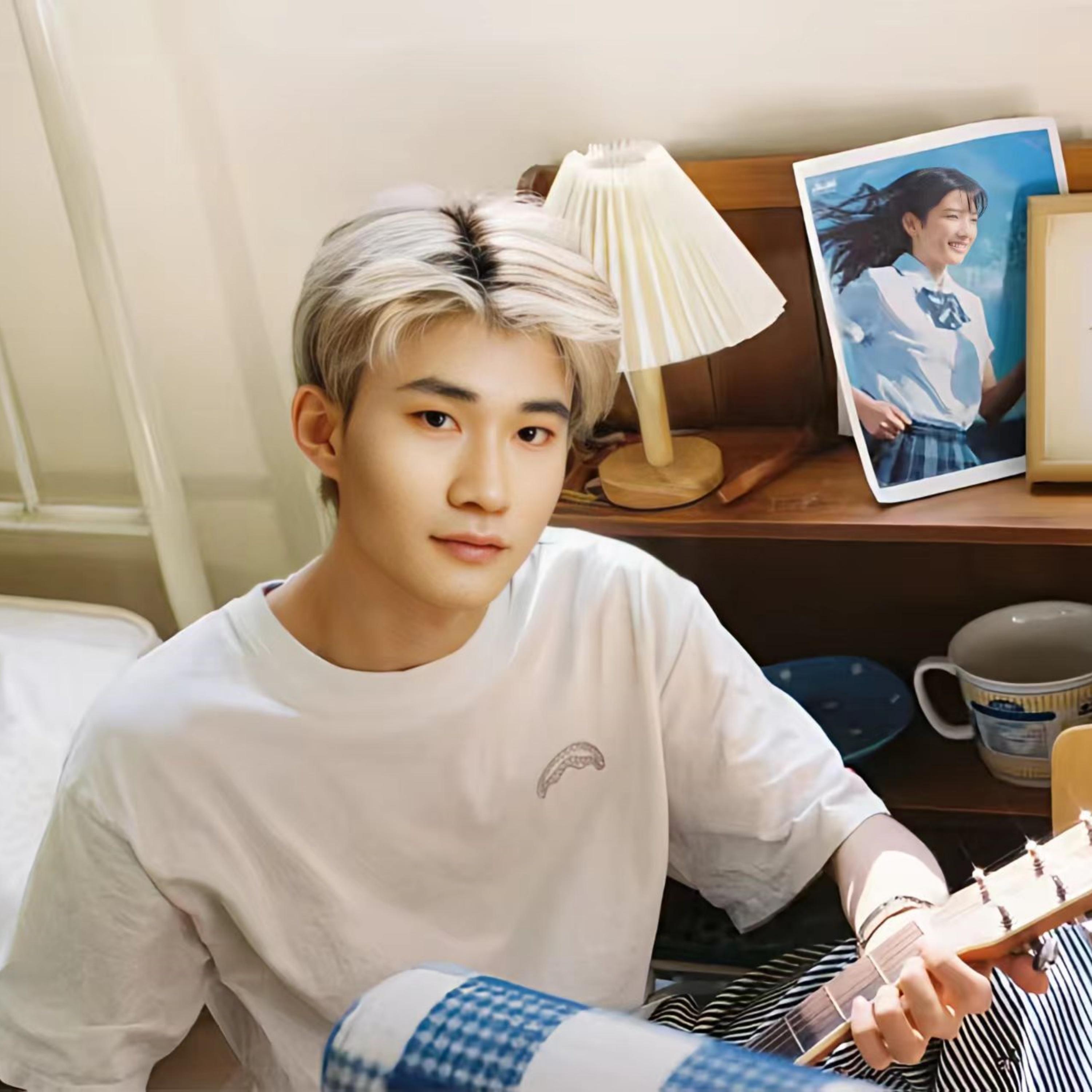 Tsiab peb caug xyoo tshiab