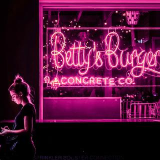 浪漫的人做什么都像谈恋爱